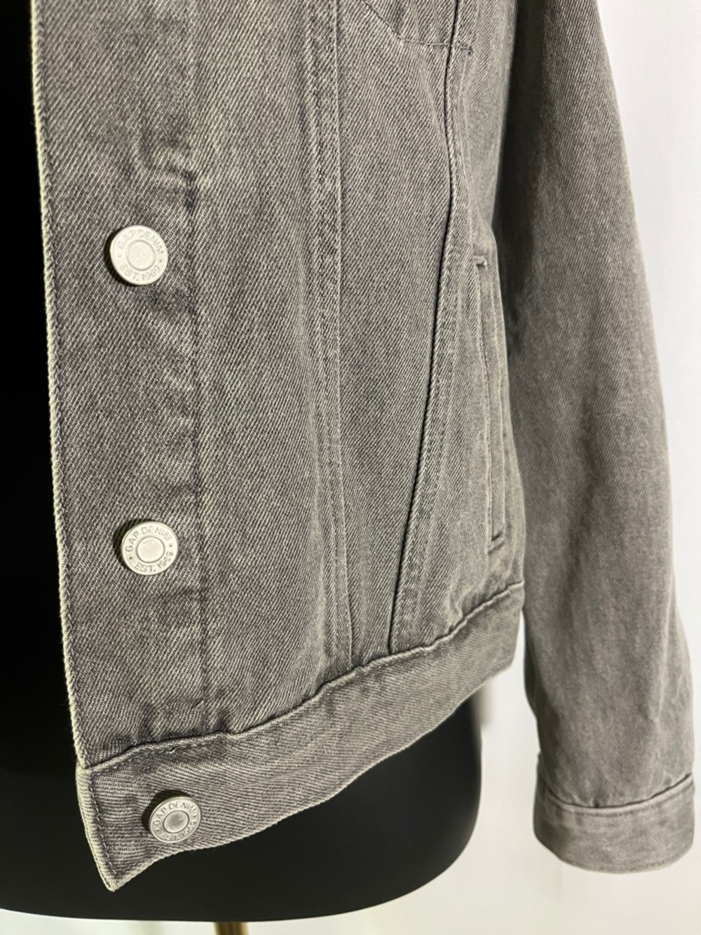 Gap Washed Grey Icon Cropped Denim Jacket - Picture 9 of 16